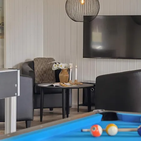 5 Star In Лёккен